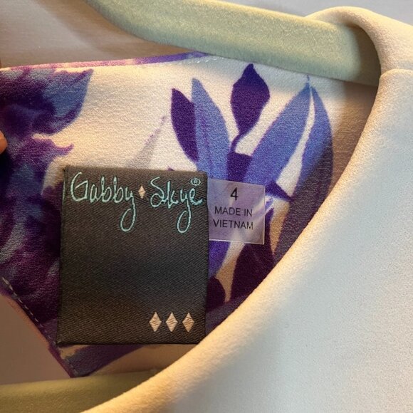 ⭐️ NWT- Purple Gabby Skye Floral Print Sleeveless Size 4 Dress - Picture 6 of 9